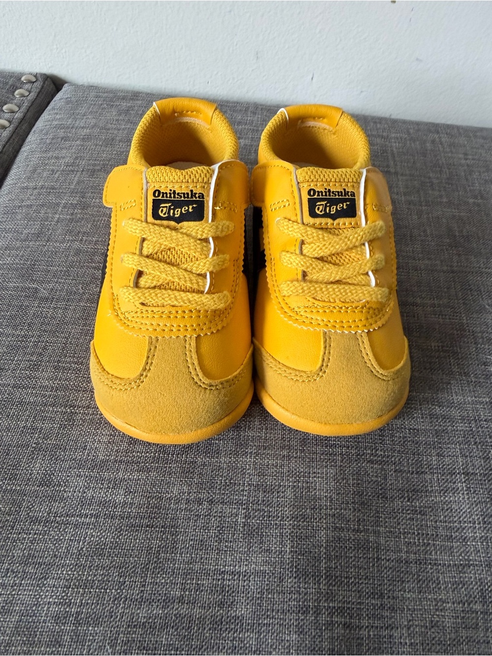Onitsuka Tiger by Asics Kids Yellow Hook-and-Loop Sneakers size 7